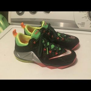 Lebron Shoes size 6w